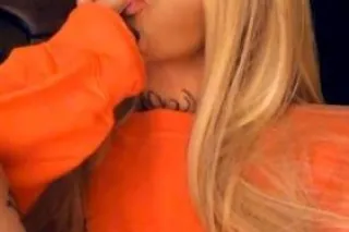 💙 IF U WANNA SEE ME ➡ MESSAGE ME ON MY 💦𝙊𝙉𝙇𝙔𝙁𝘼𝙉𝙎💦 AND I WILL MESSAGE YOU BACK ⬇ 𝙄𝙉𝙎𝙏𝘼𝙉𝙏𝙇𝙔 PRESS DOWN ON MY ONLYFANS LINK BELOW AND PRESS OPEN 👇 https://onlyfans.com/wettitaliansophia - Image 2